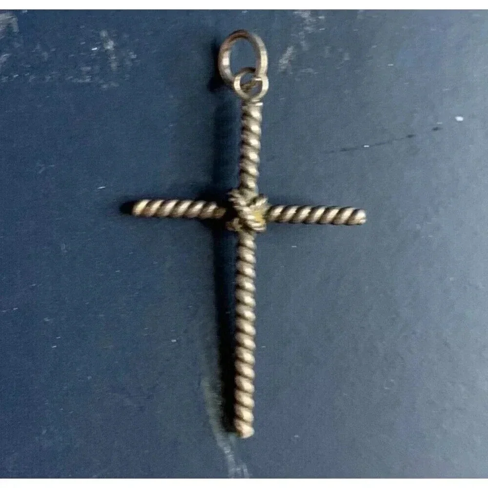 Vintage Silver Tone Twisted Cross Crucifix Necklace Pendant Christian Religious - Picture 2 of 4